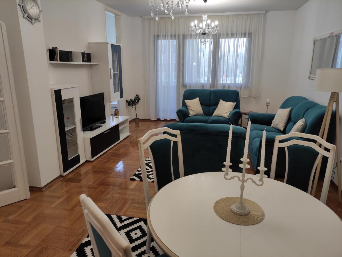 Apartment Dajak Centar Баня Лука Екстериор снимка